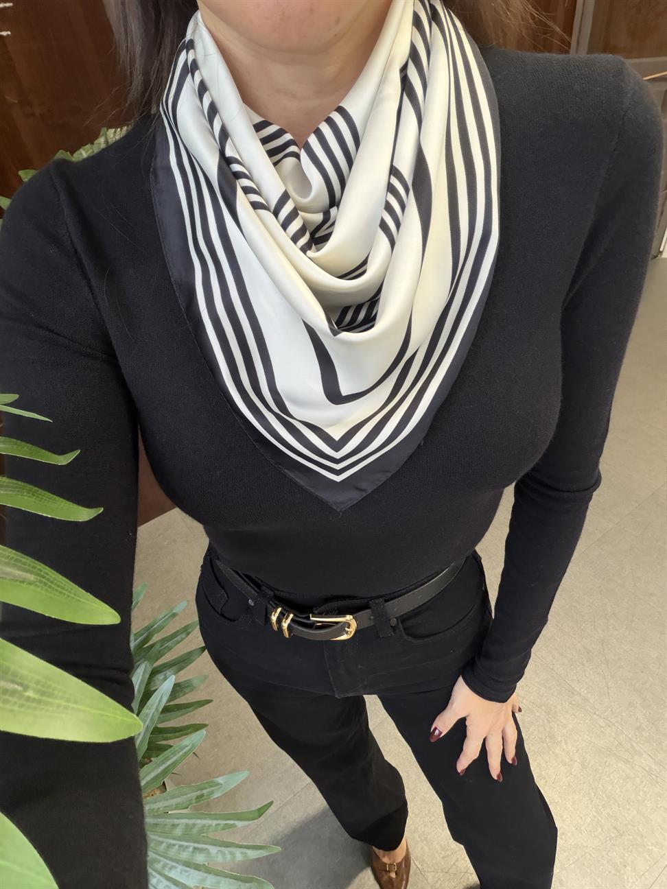 Beyaz Geometrik Desen Fular