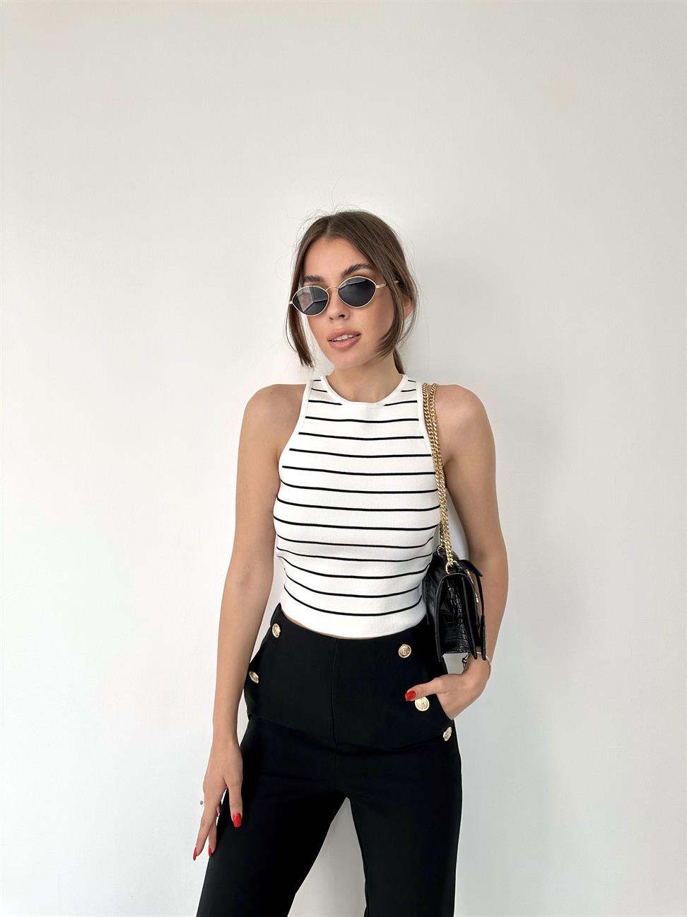 Beyaz Halter Yaka Çizgili Atlet Bluz