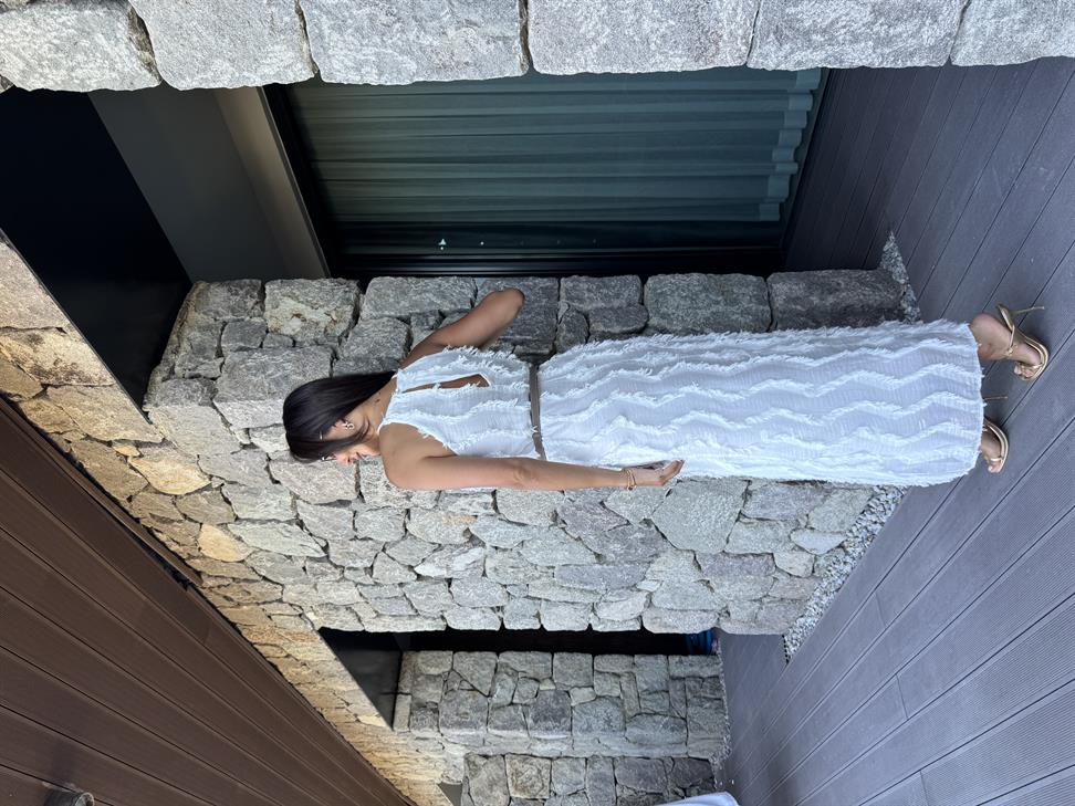 Beyaz Jakarlı Elbise