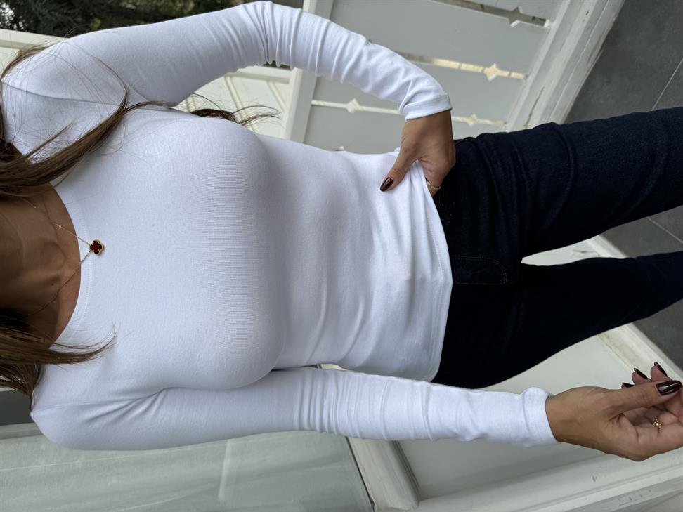 Beyaz Kayık Yaka Uzun Kollu Top