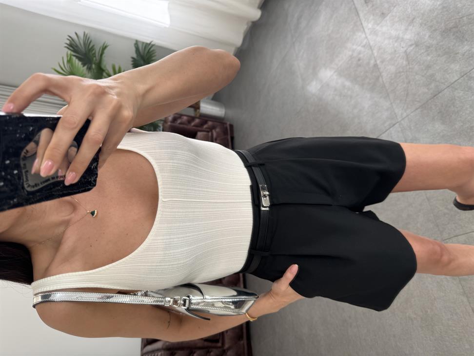 Beyaz Kolsuz İnce Dokulu Triko Bluz