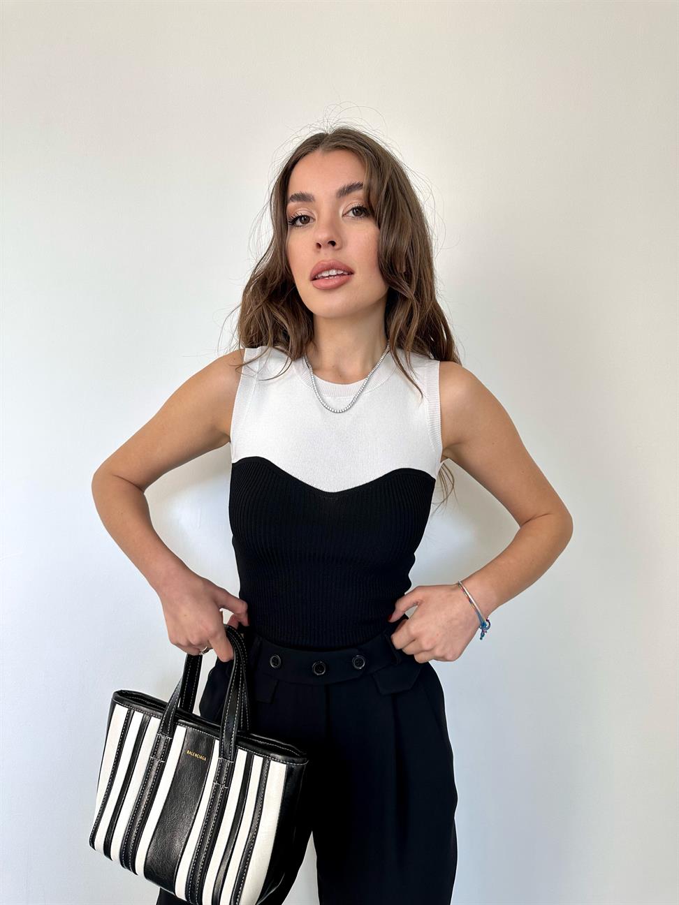 Beyaz Kolsuz Korse Bluz