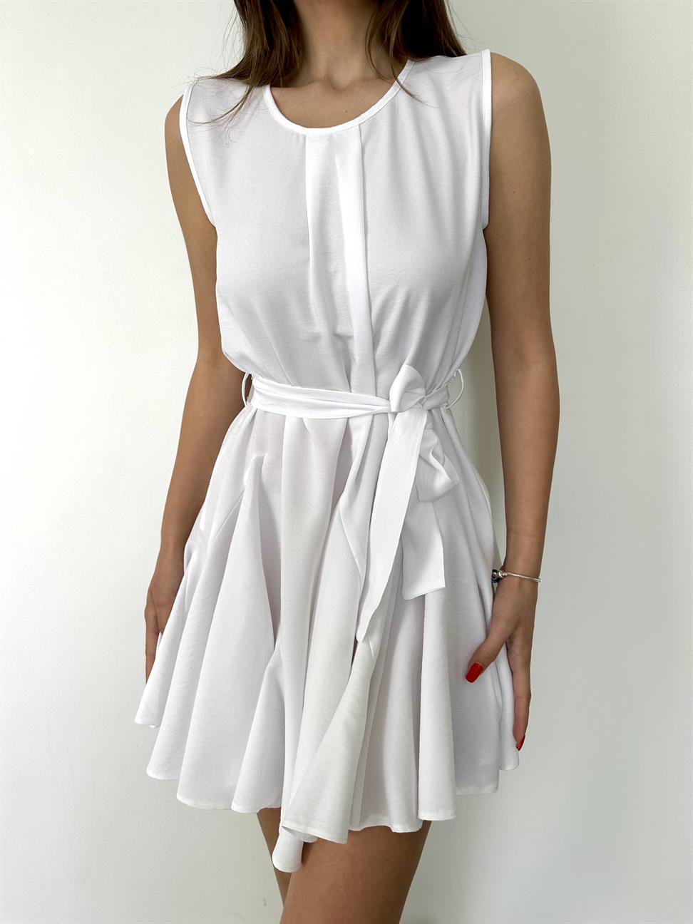 Beyaz Kolsuz Kuşaklı Elbise