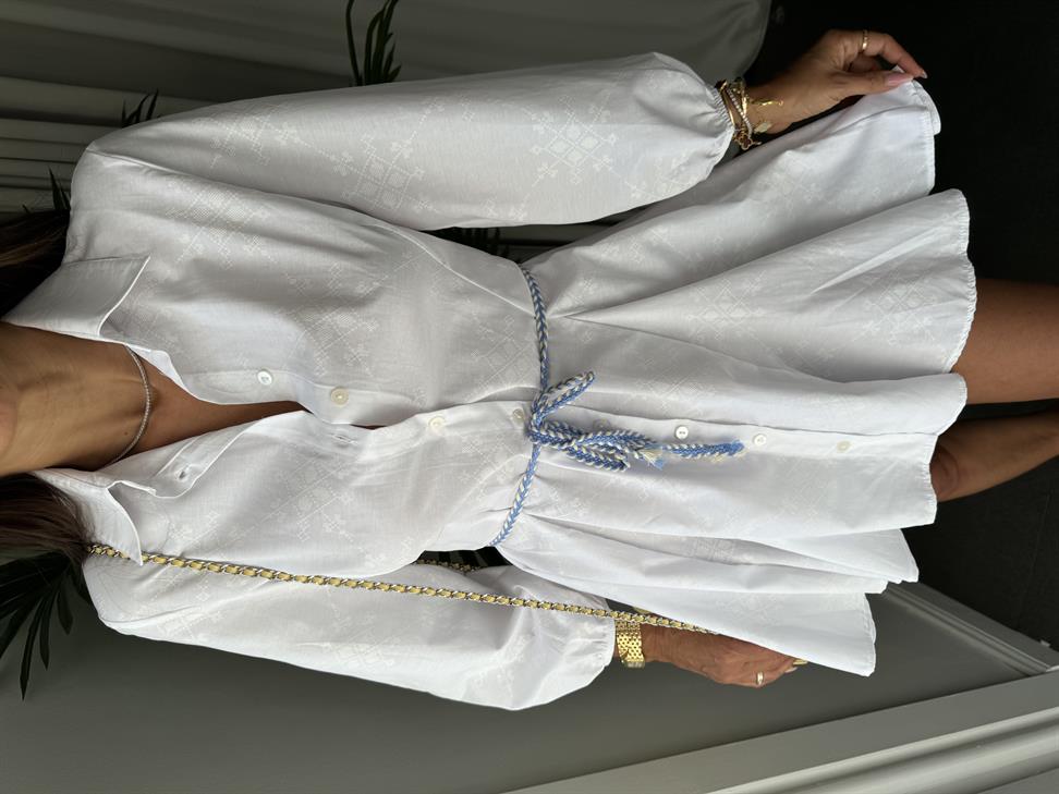 Beyaz Kuşaklı Volanlı Elbise