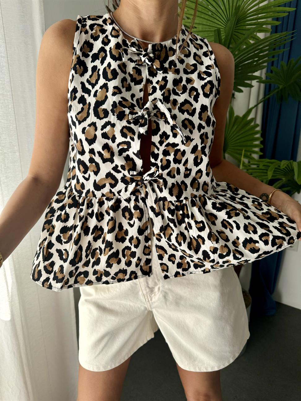 Beyaz Leopar Fiyonklu Bluz