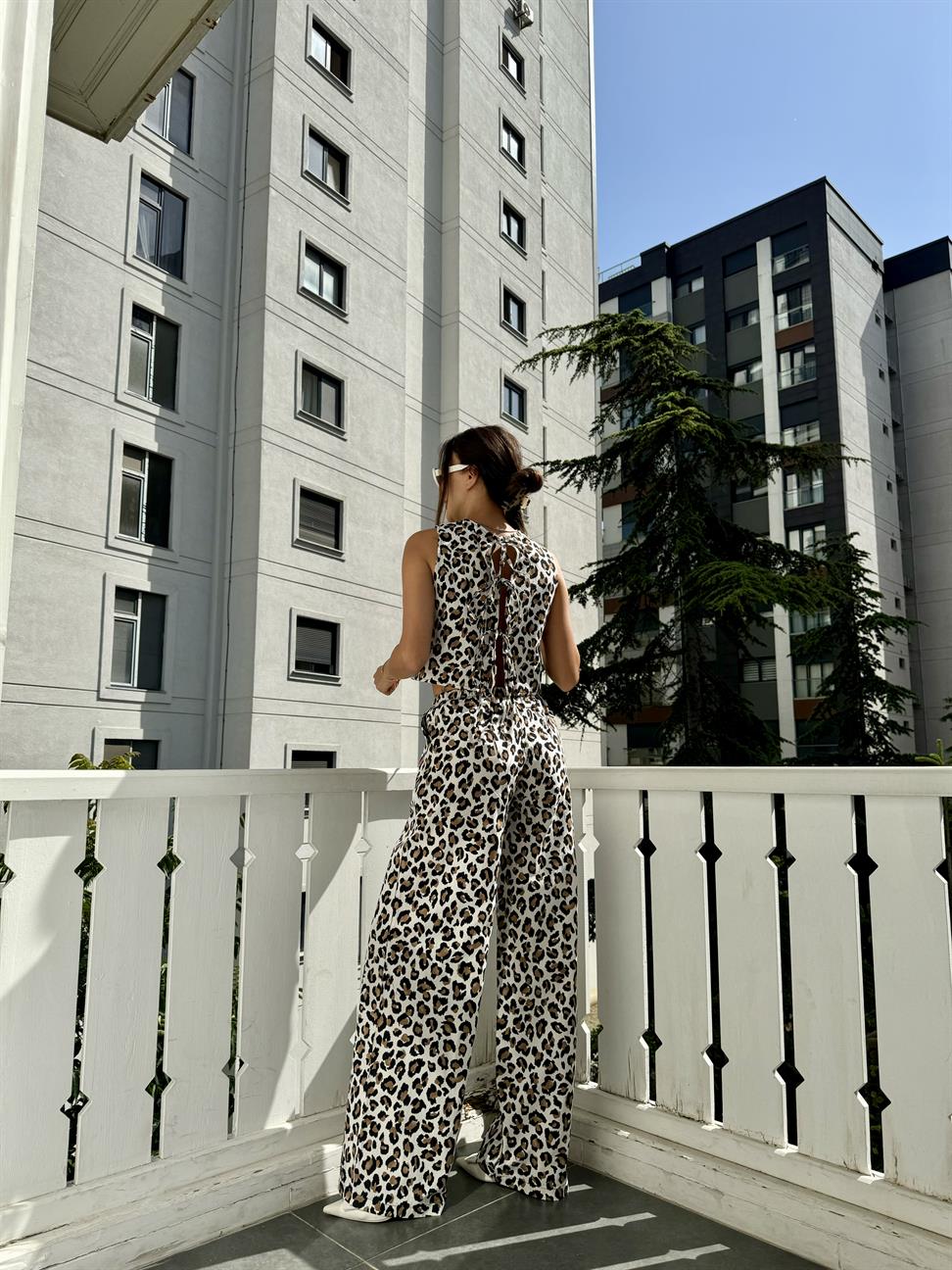 Beyaz Leopar Pantolon Takım