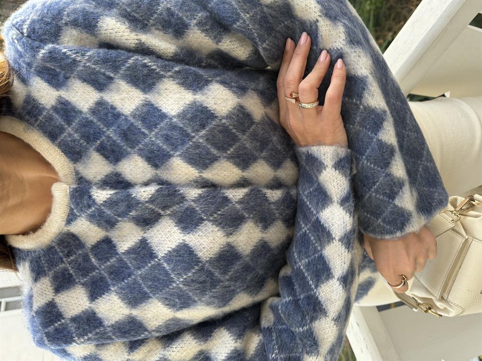 Beyaz-Mavi Sıfır Yakalı Hırka