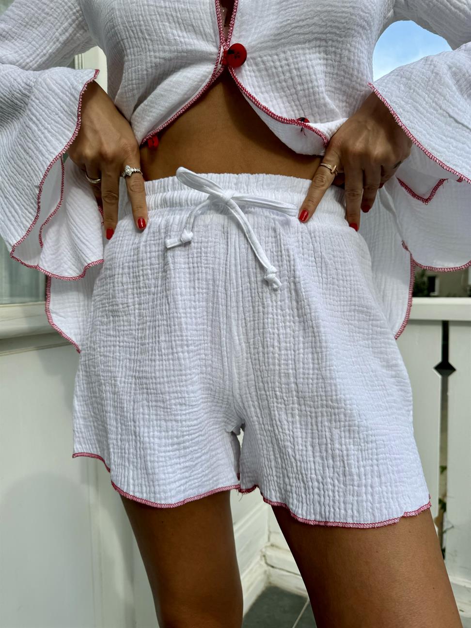 Beyaz Müslin Biyeli Şort Takım