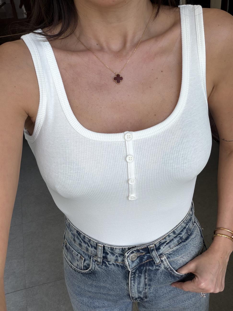 Beyaz Önden Düğmeli Atlet Bluz