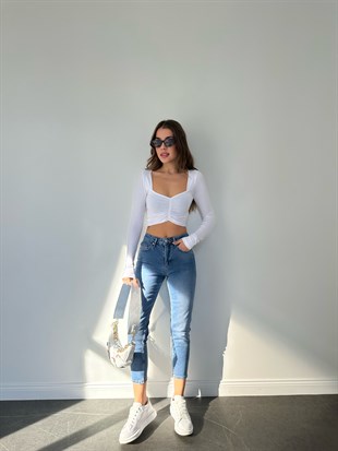 Beyaz Önü Büzgülü Likralı Bluz