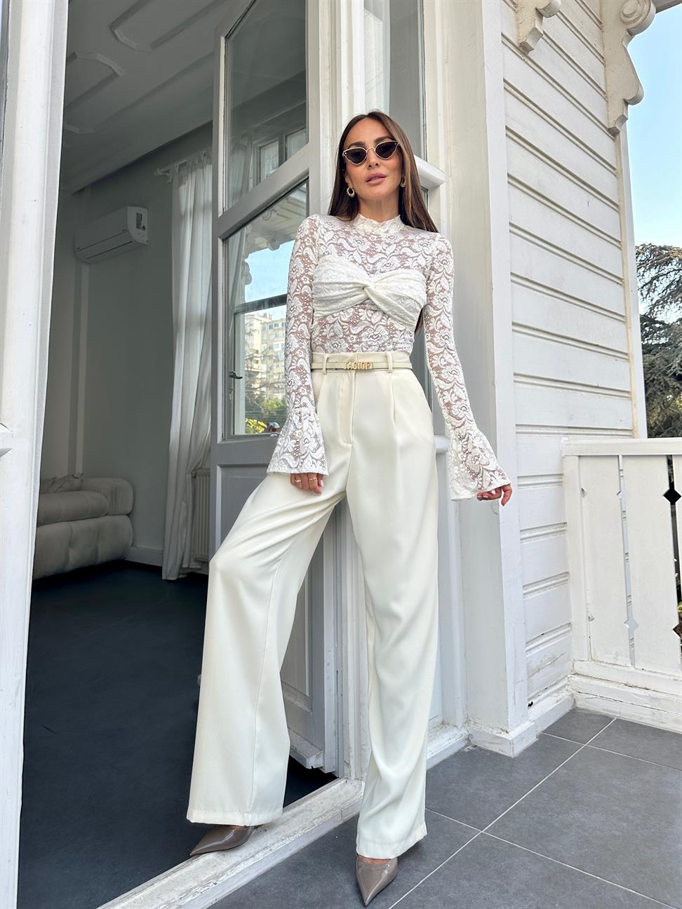 Beyaz Özel Tasarım Dantel Bluz