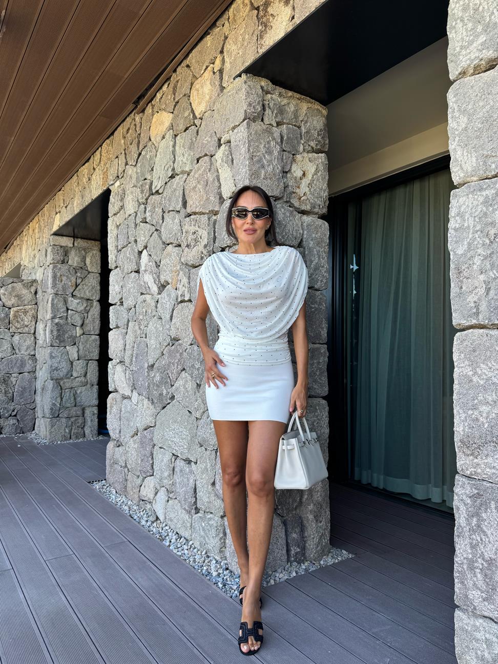 Beyaz Puantiyeli Dökümlü Bluz