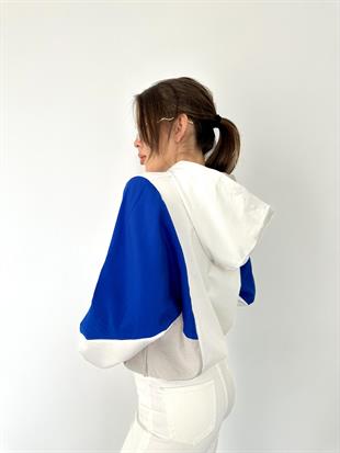 Beyaz Renk Detaylı Sweat