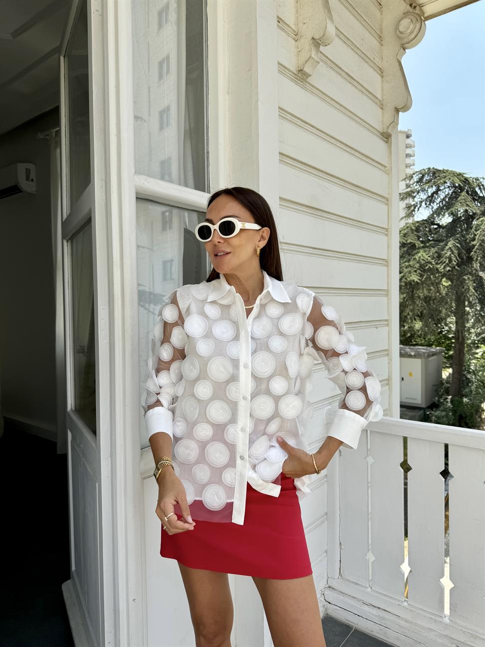 Beyaz Şifon Detaylı Gömlek