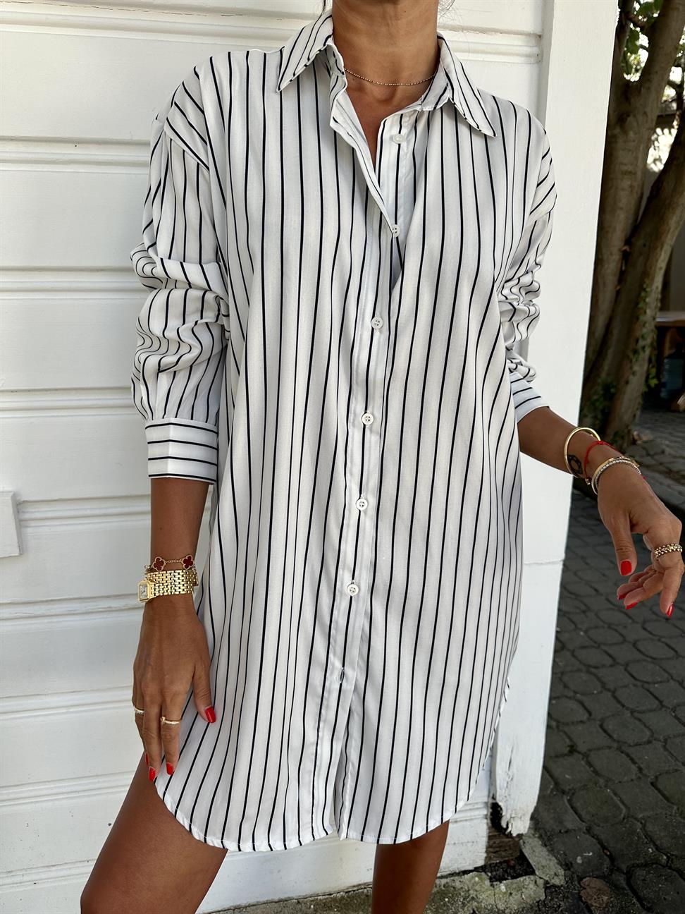 Beyaz-Siyah Çizgili Oversize Gömlek
