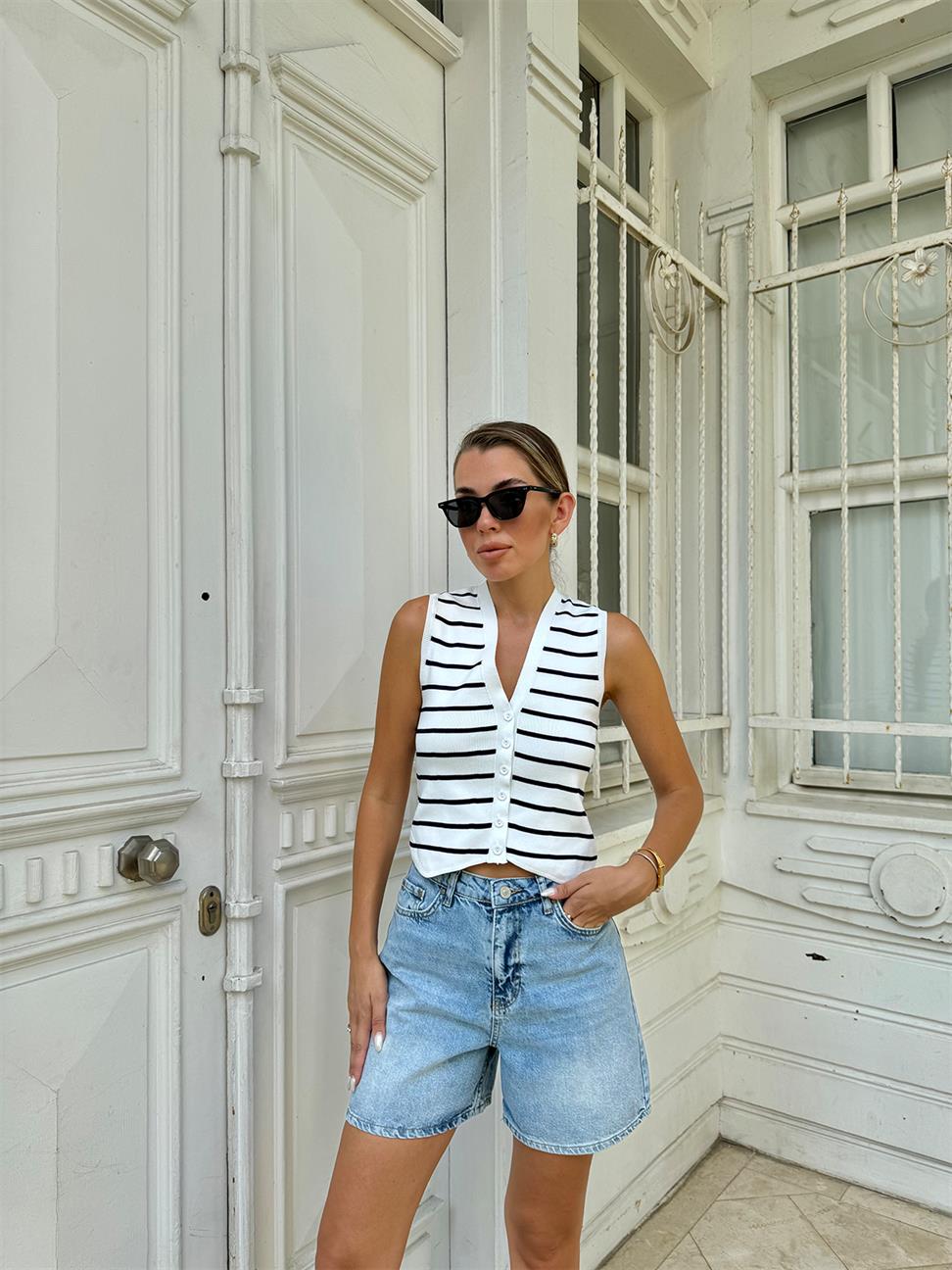 Beyaz-Lacivert Çizgili Yelek
