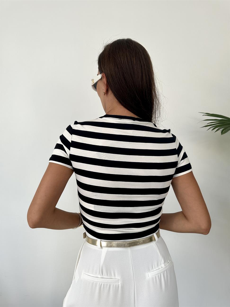 Beyaz-Siyah Crop Çizgili Top Bluz