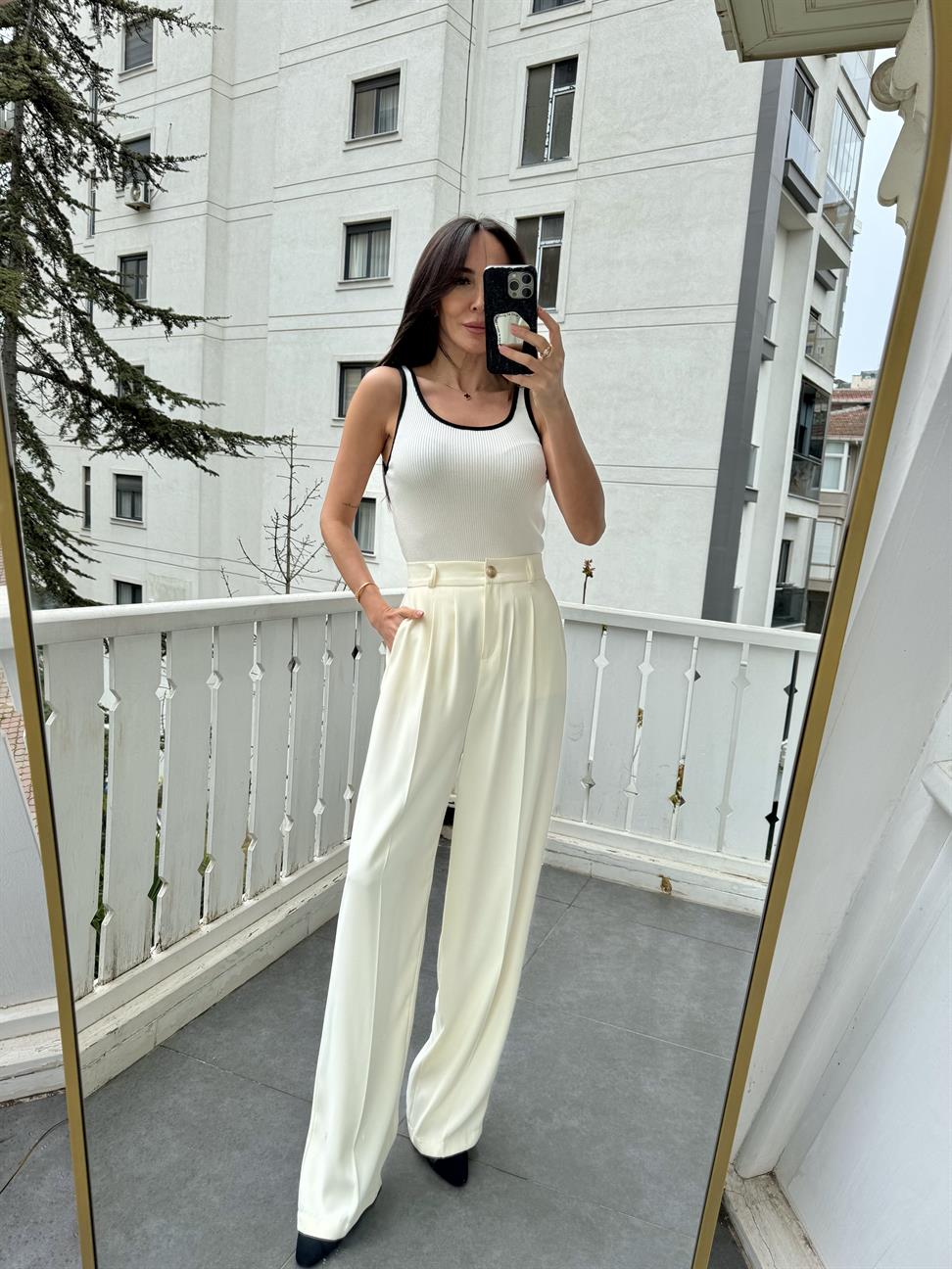 Beyaz-Siyah Kontrast Fitilli Triko Bluz