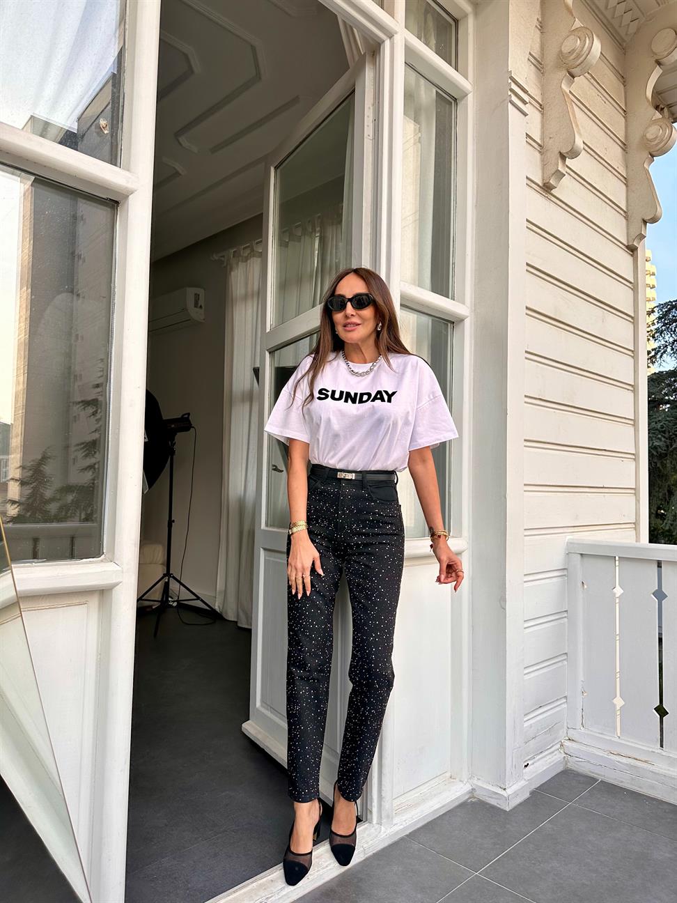 Beyaz Sunday Tshirt