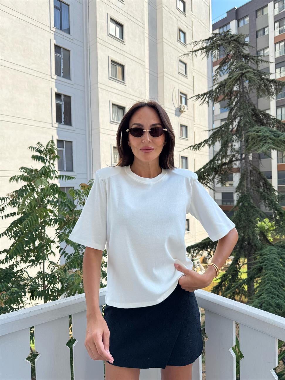 Beyaz Vatkalı Basic Tişört