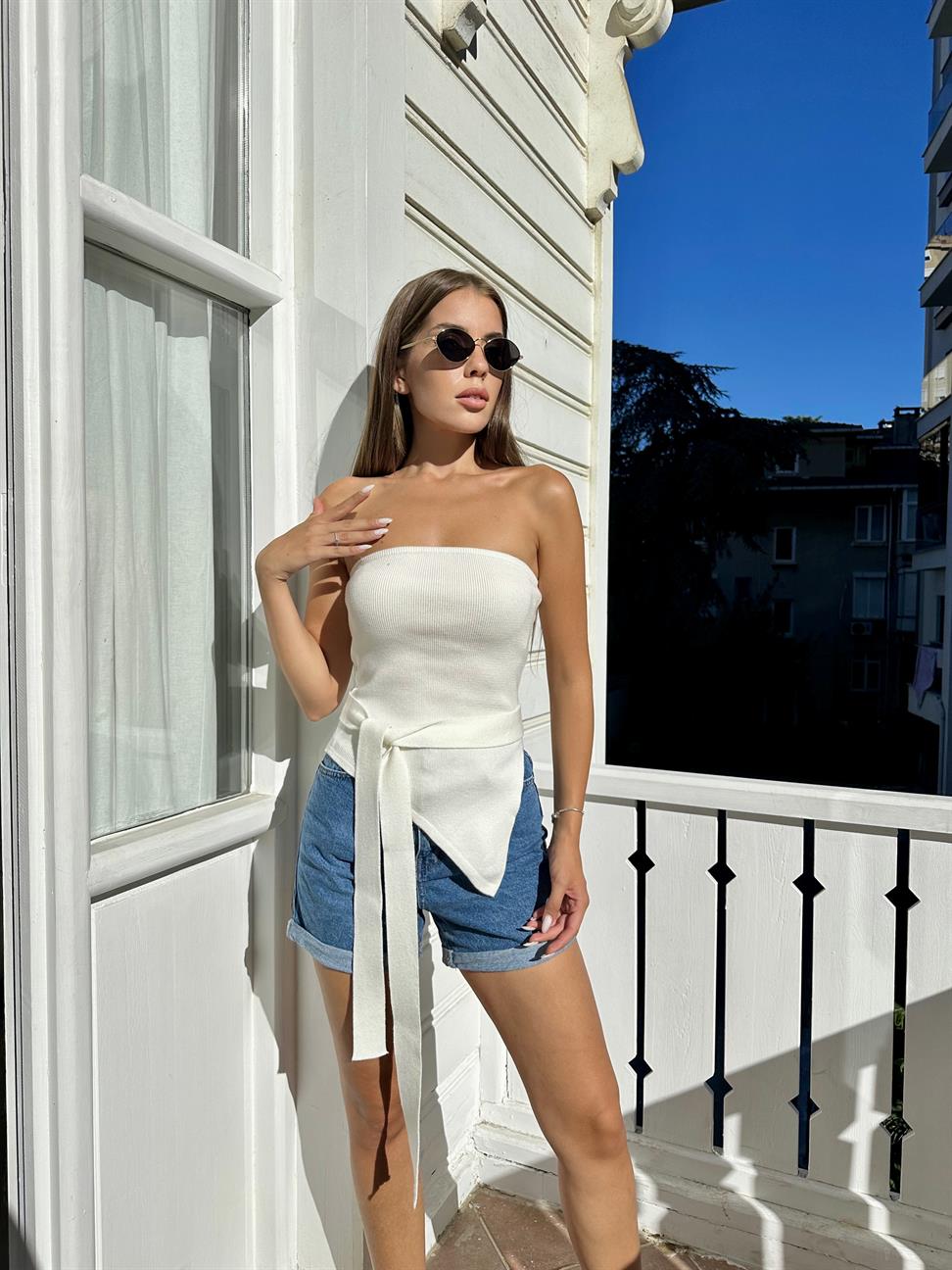 Beyaz  Yandan Verevli Bluz