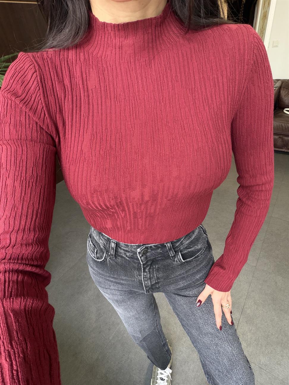 Bordo Dik Yaka İnce Dokulu Triko Kazak