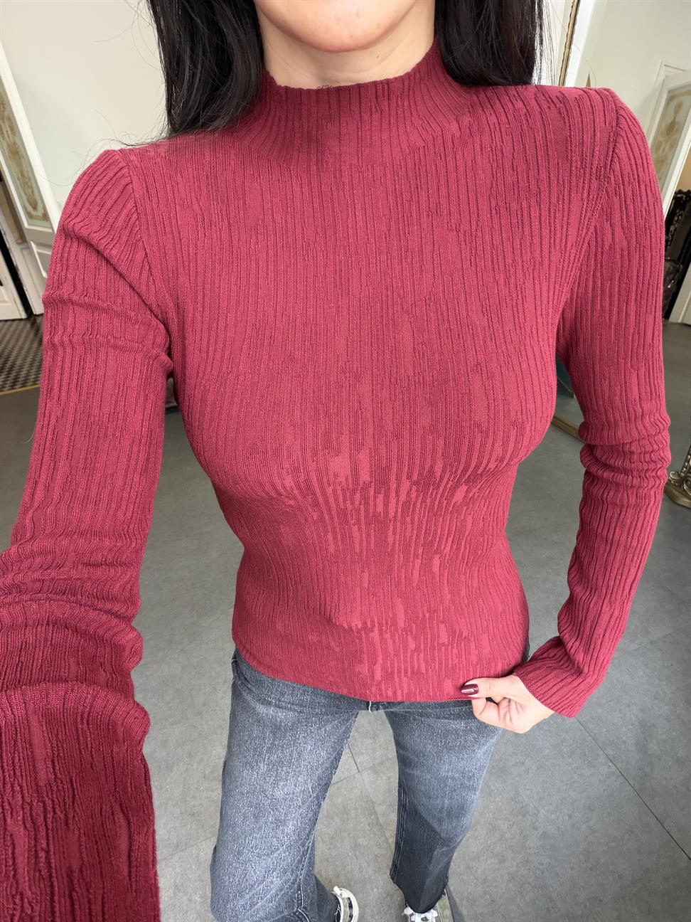 Bordo Dik Yaka İnce Dokulu Triko Kazak