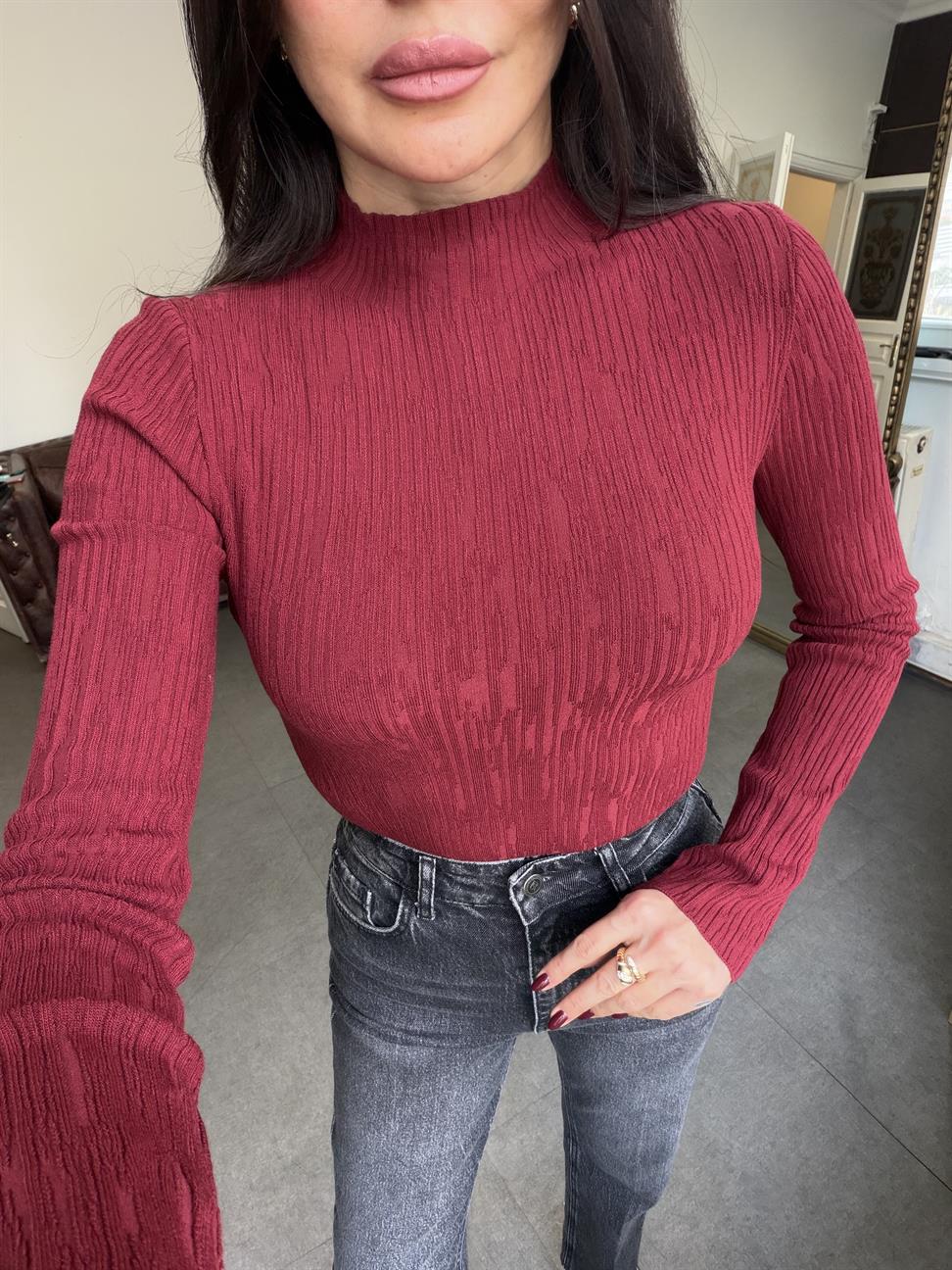 Bordo Dik Yaka İnce Dokulu Triko Kazak