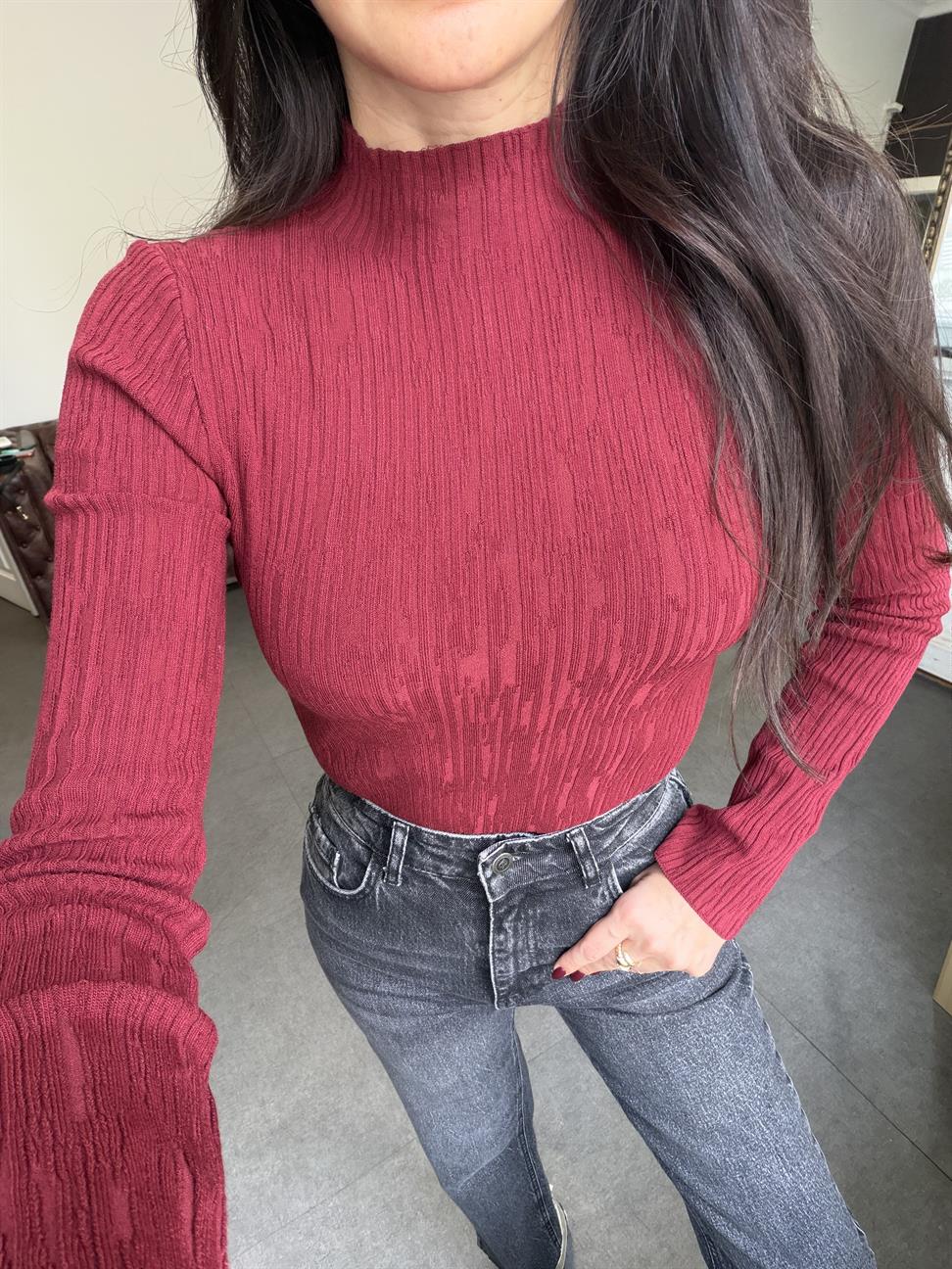 Bordo Dik Yaka İnce Dokulu Triko Kazak