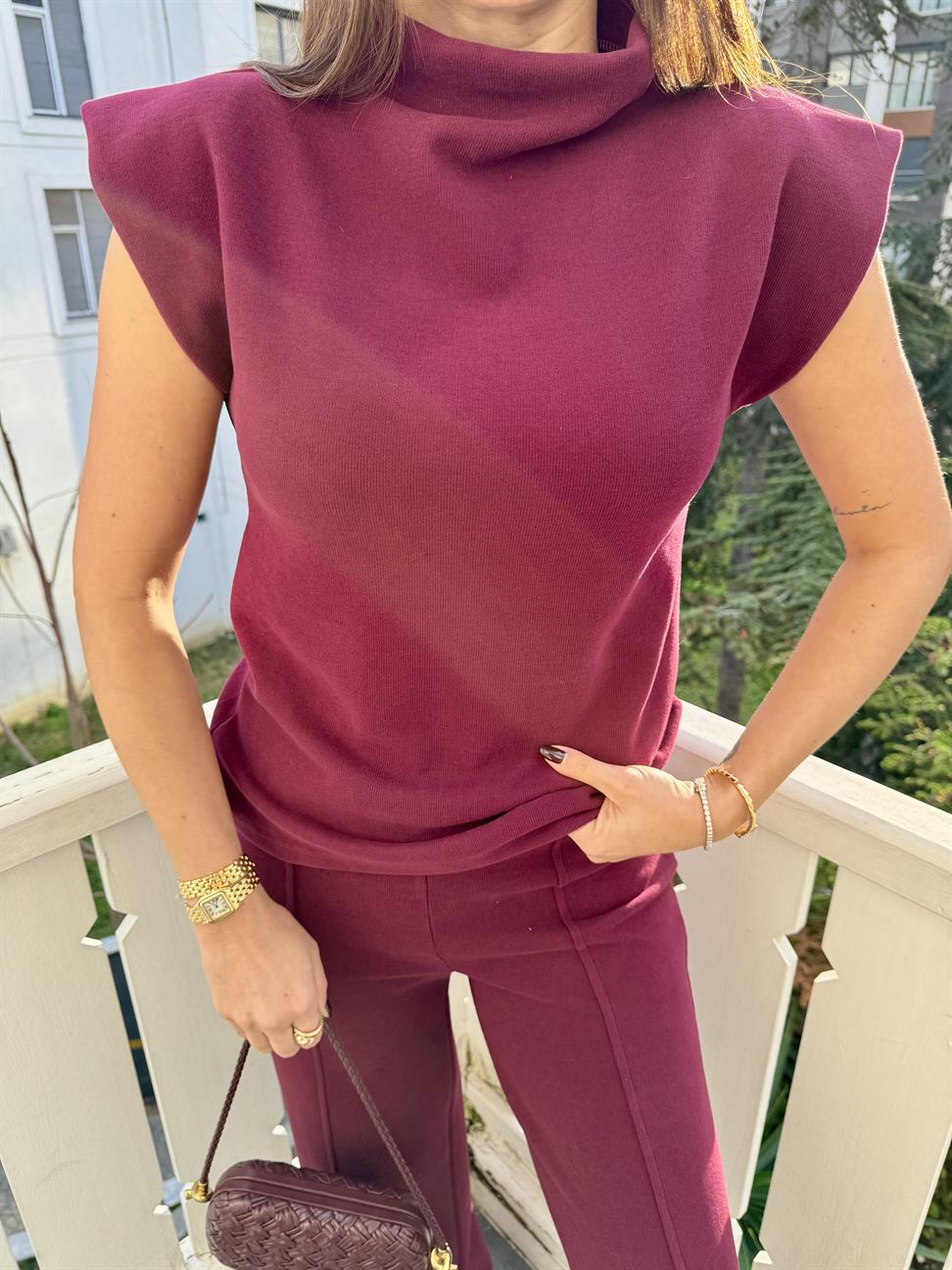 Bordo Dik Yaka Kolsuz Triko ve Pantolon Takım