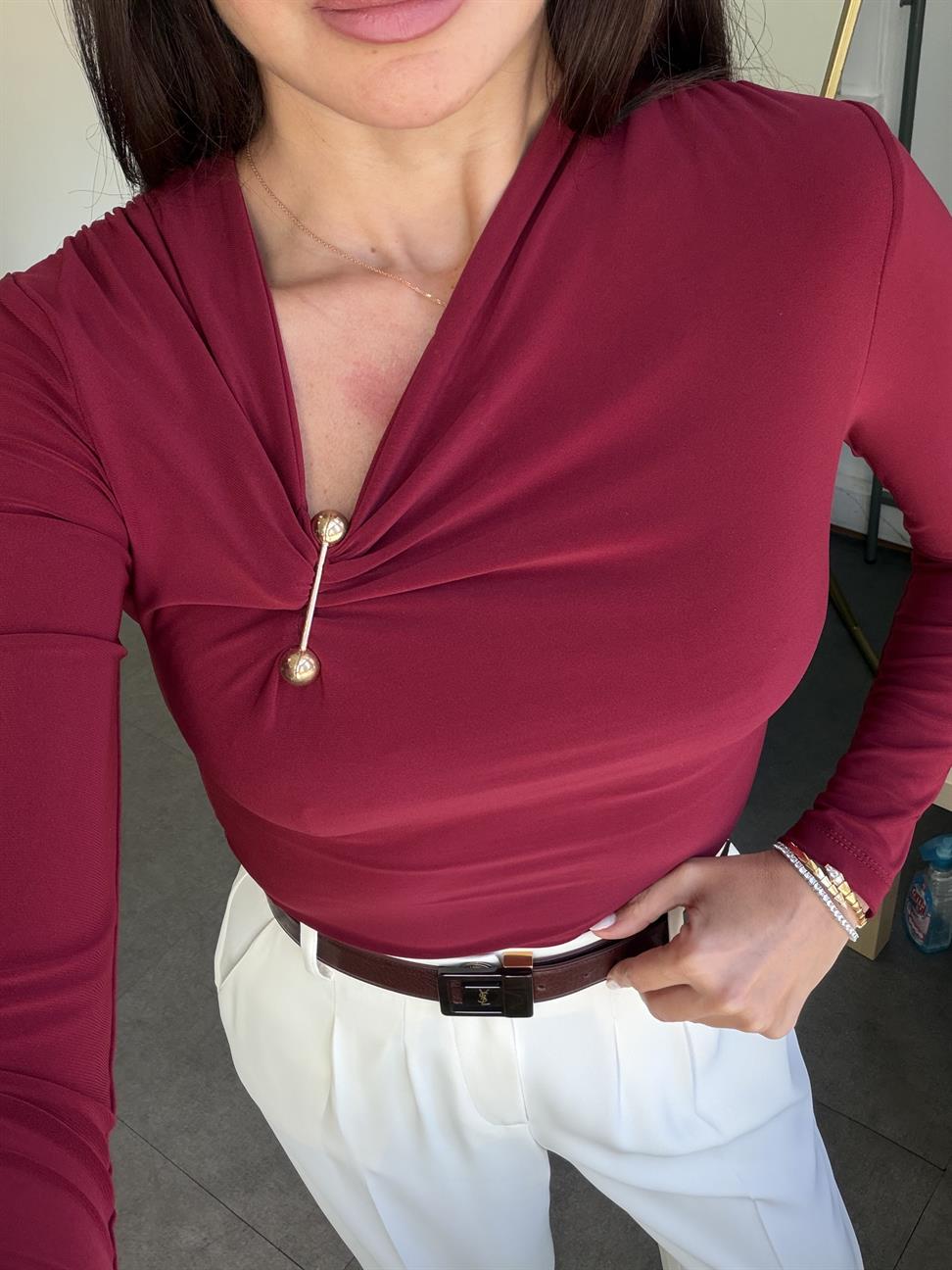 Bordo İğne Aksesuarlı Bluz