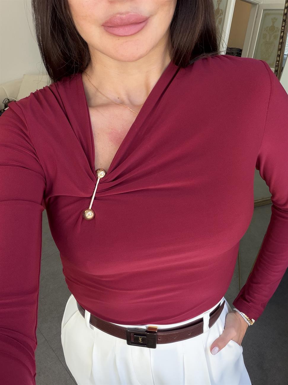 Bordo İğne Aksesuarlı Bluz