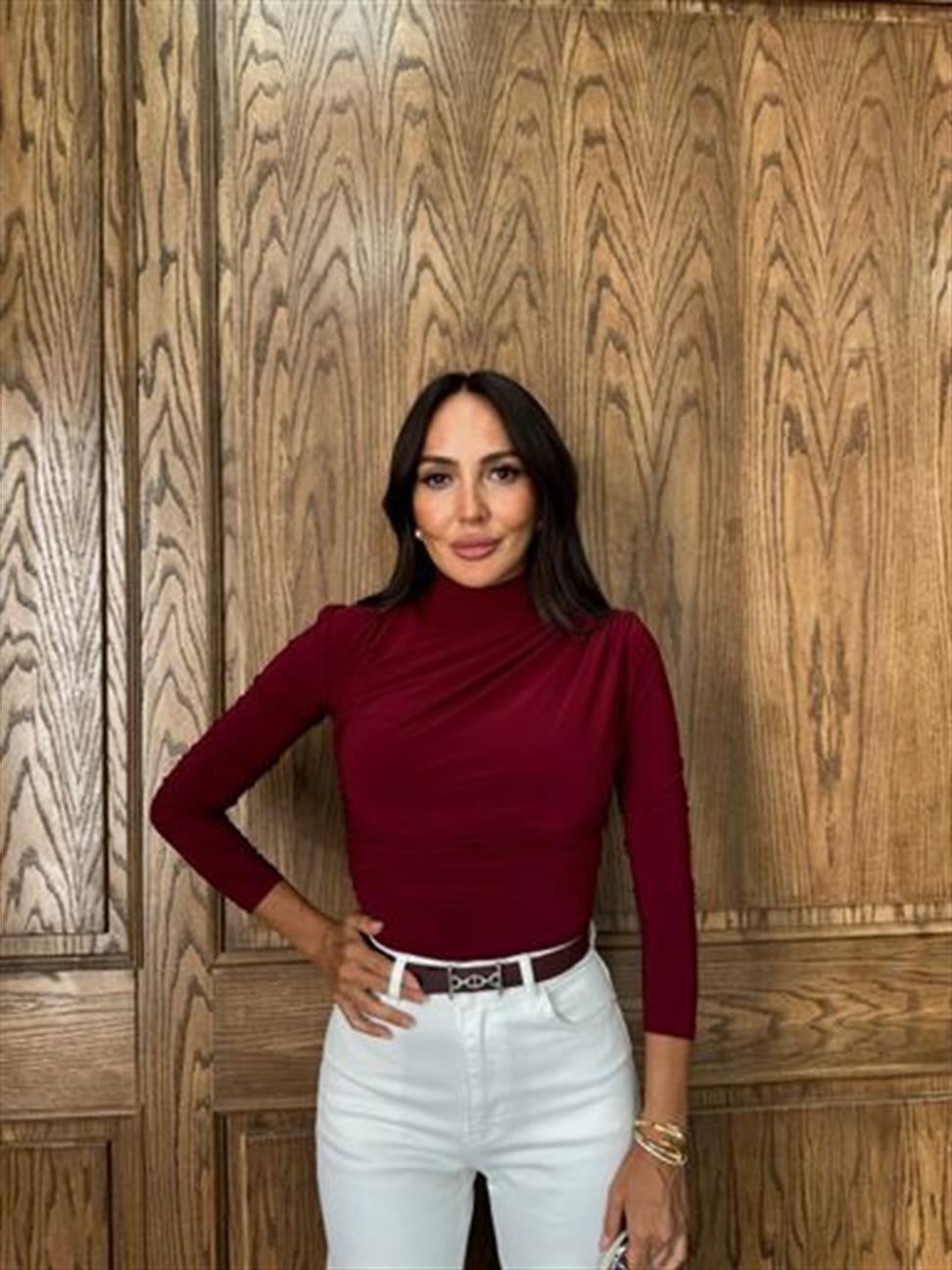 Bordo Omuz ve Bel Pile Bluz