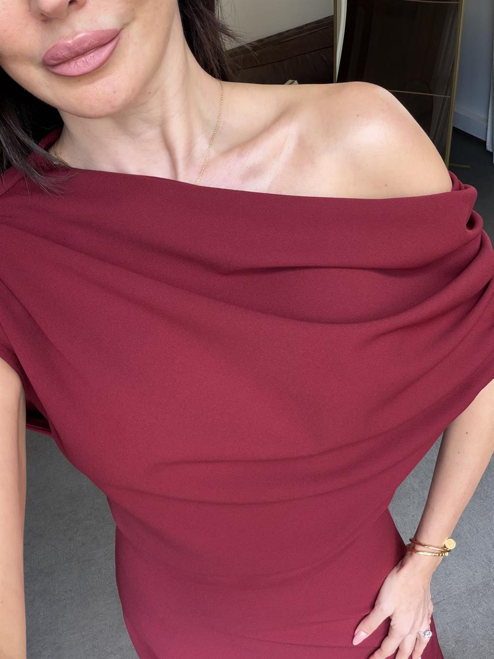 Strawberry Omzu Dökümlü Elbise