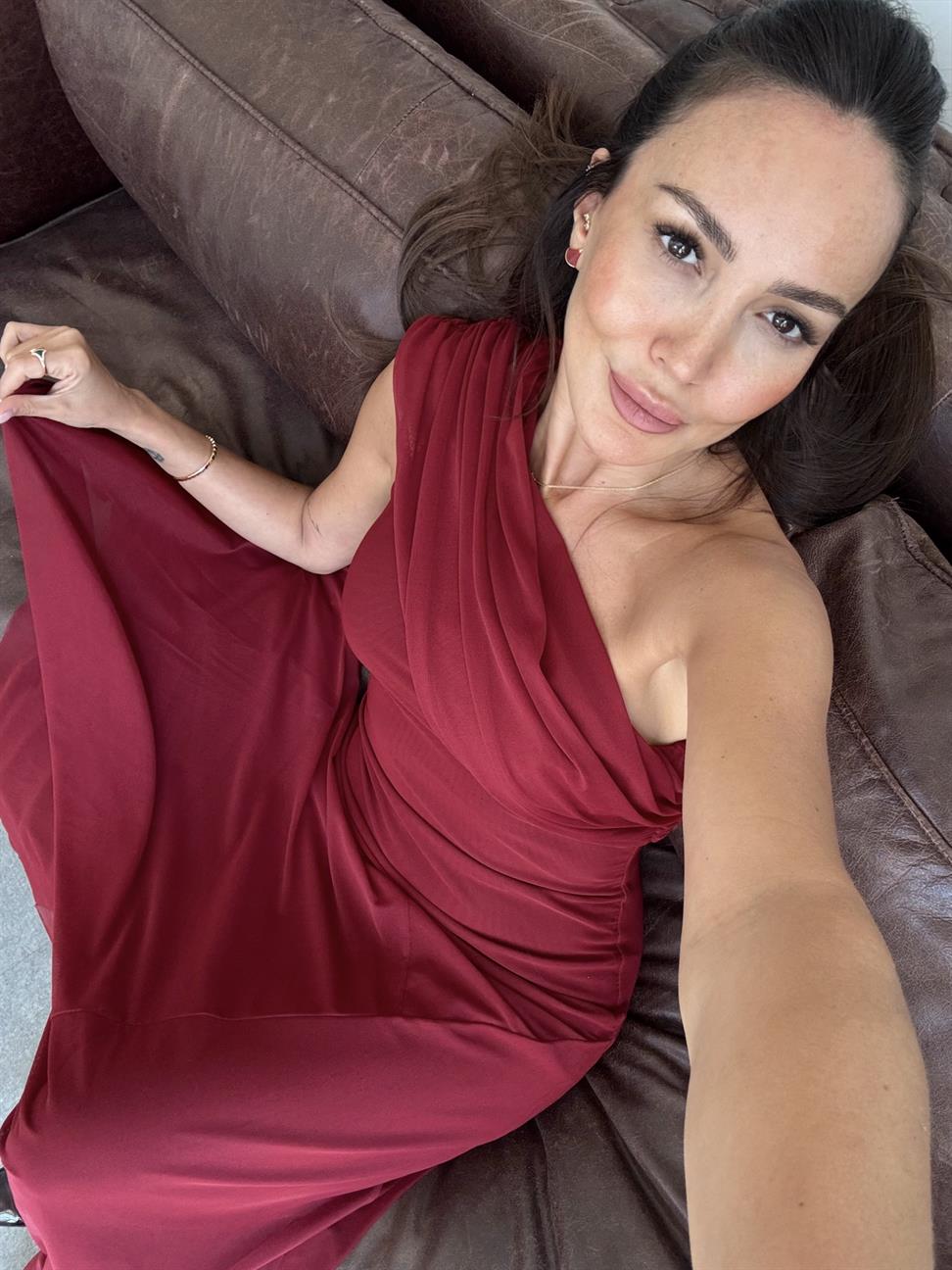 Bordo Tek Omuz Şifon Elbise
