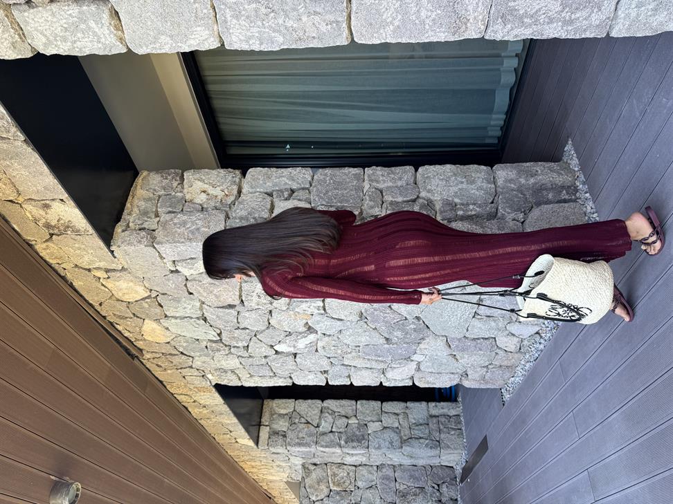 Bordo V Yaka Sökük Detaylı Elbise