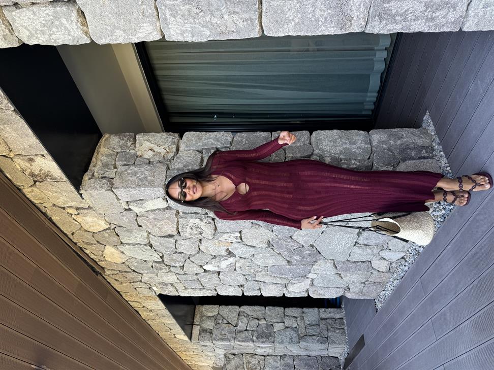 Bordo V Yaka Sökük Detaylı Elbise