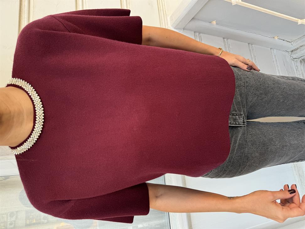 Bordo Yaka Taş İşlemeli Yumuşak Doku Triko