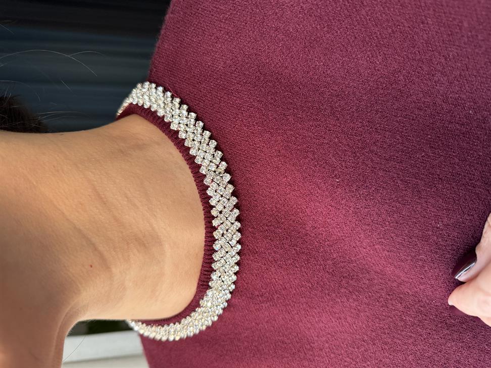 Bordo Yaka Taş İşlemeli Yumuşak Doku Triko