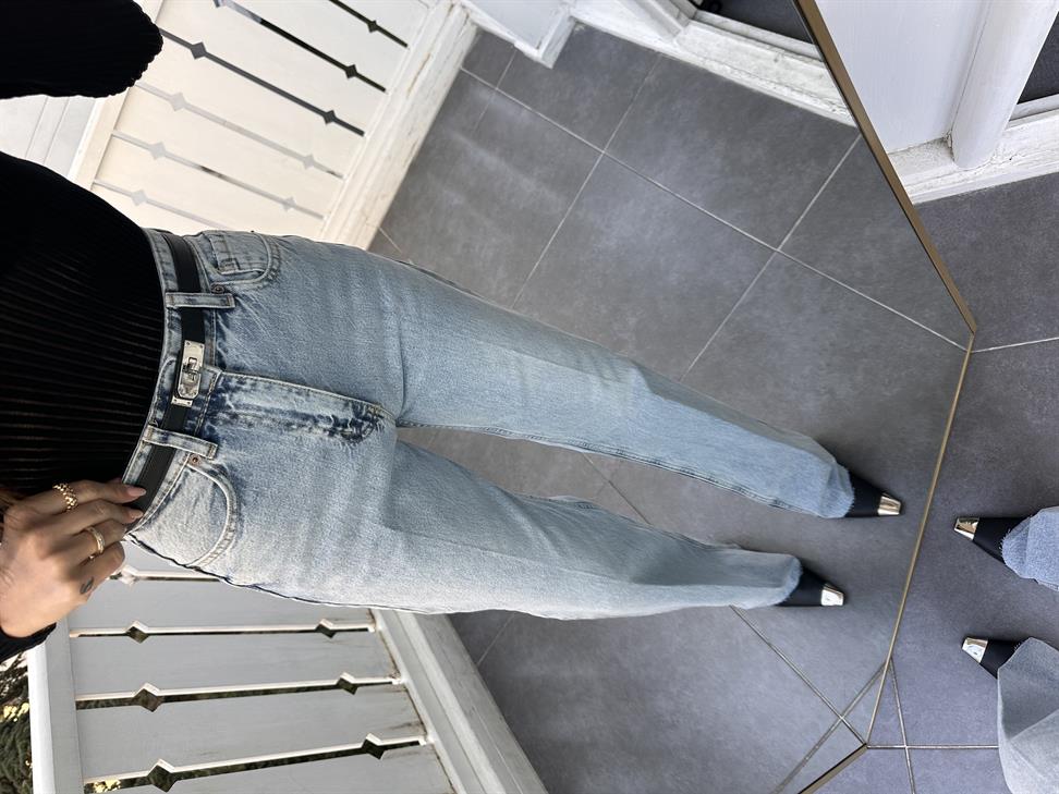 Buz Mavisi Kesik Paça Straight Jean