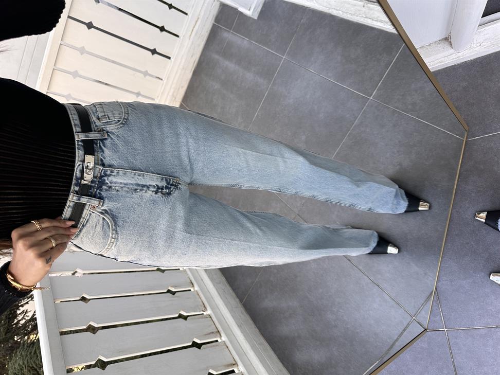 Buz Mavisi Kesik Paça Straight Jean