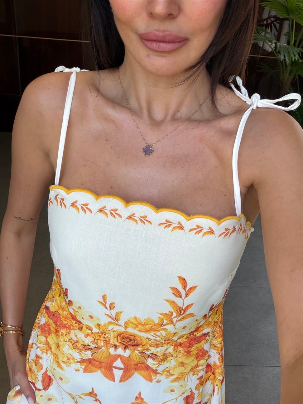 Ekru Bağlamalı Askılı Elbise