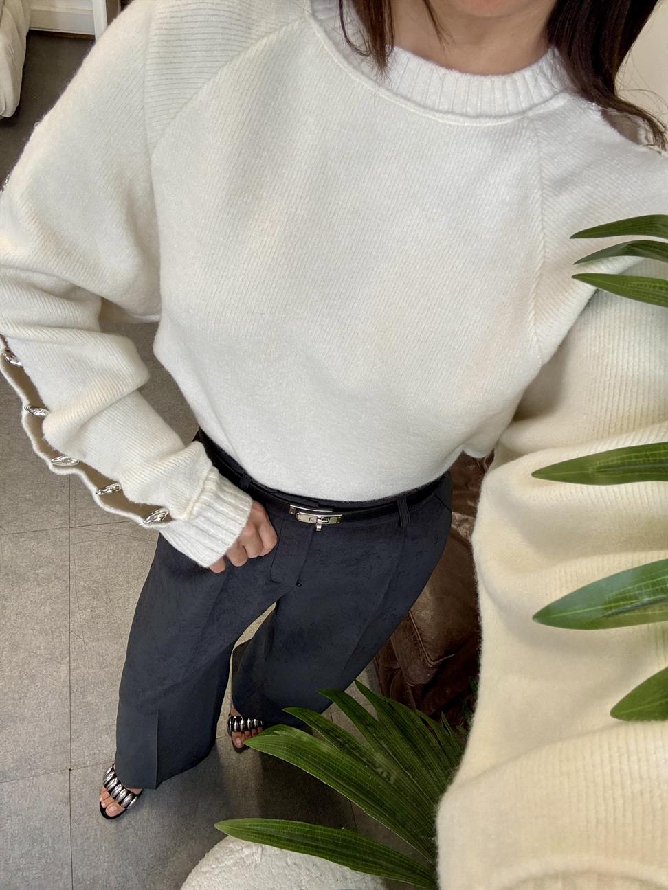 Ekru Bisiklet Yaka Aksesuar Detaylı Triko Kazak