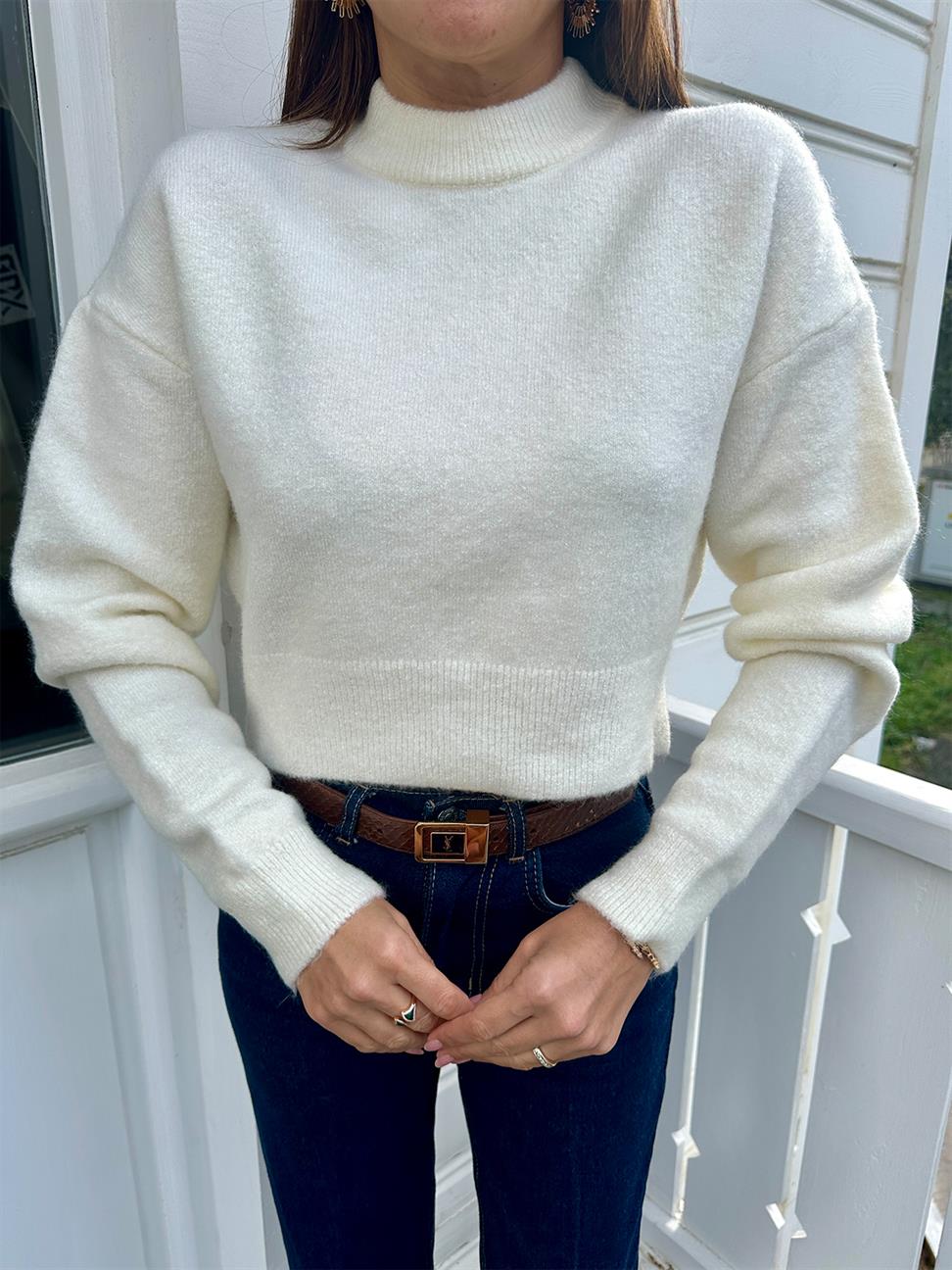 Ekru Bisiklet Yaka Crop Kazak