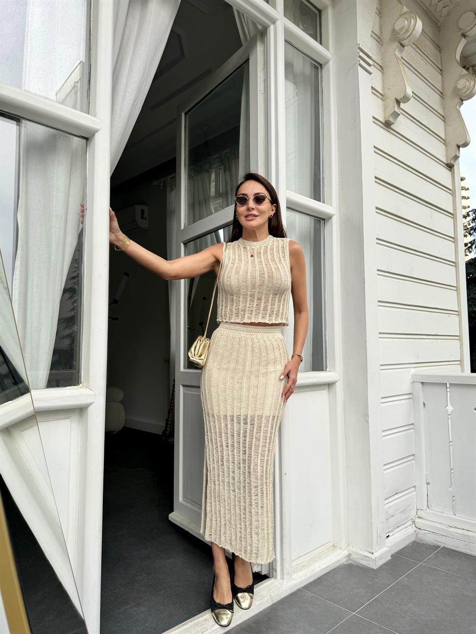 Ekru Bisiklet Yaka Gold Bluz