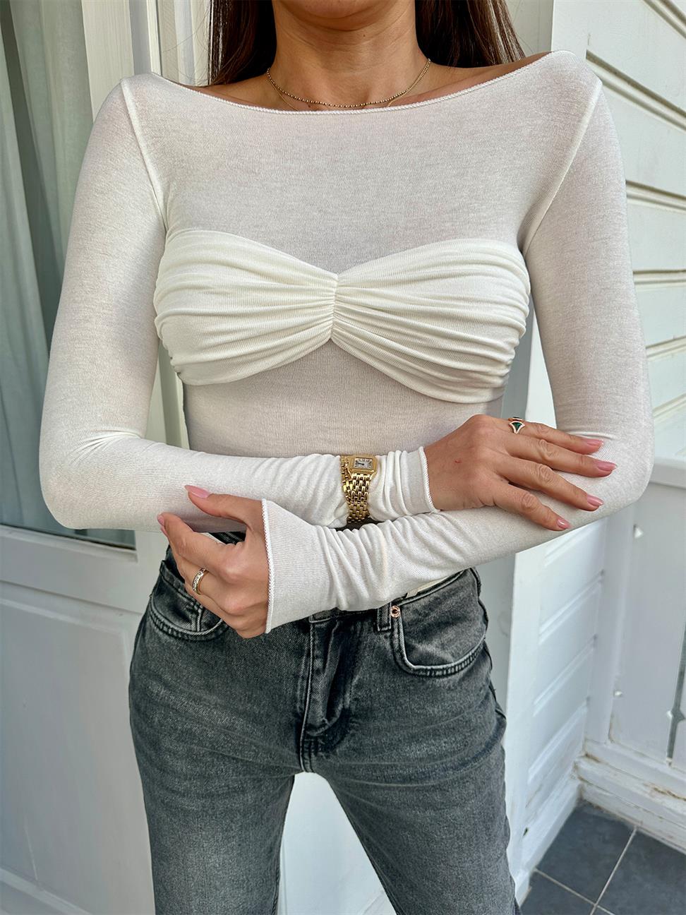 Ekru Büzgü Detaylı Bluz