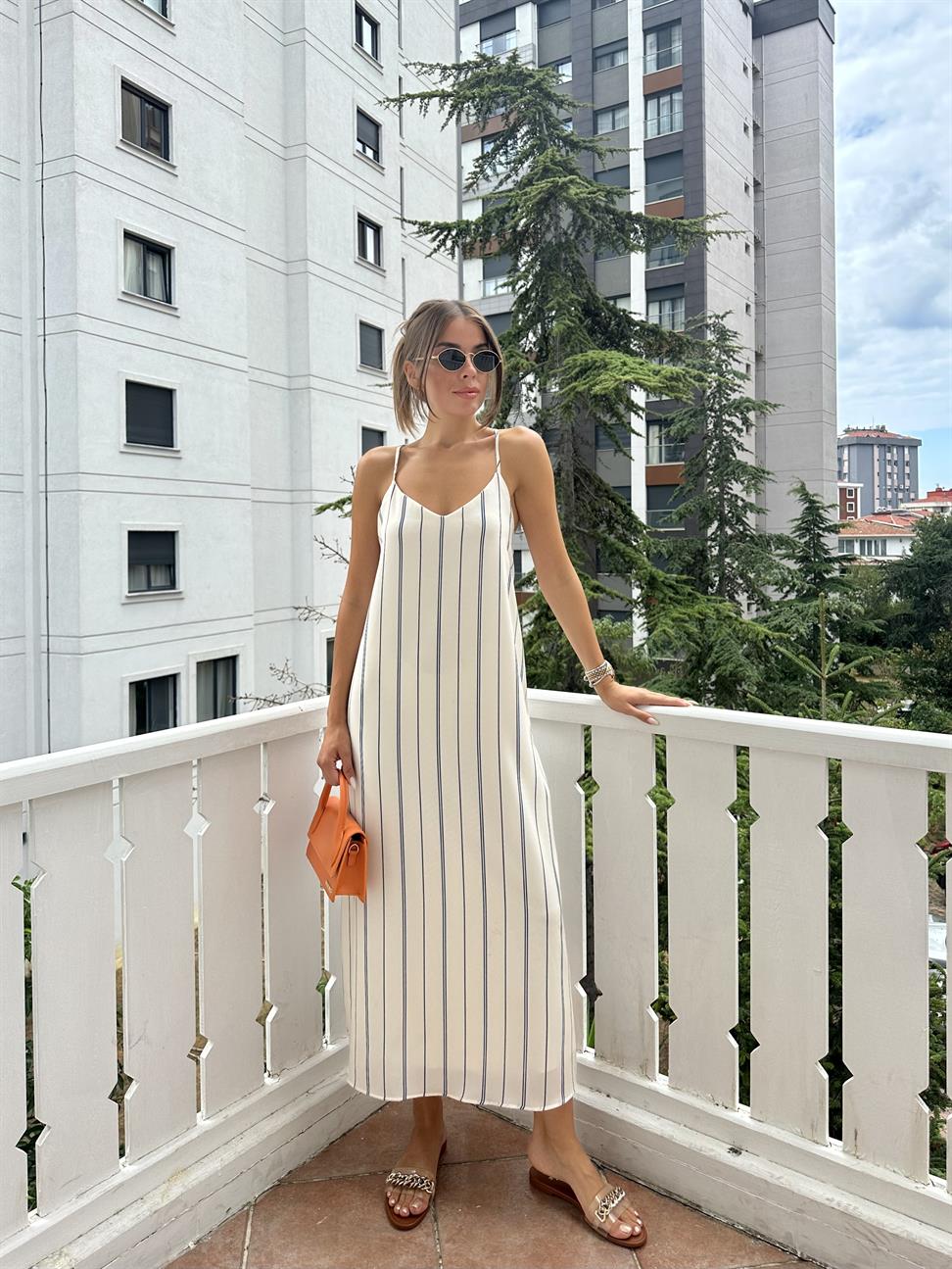 Ekru Çizgili Elbise
