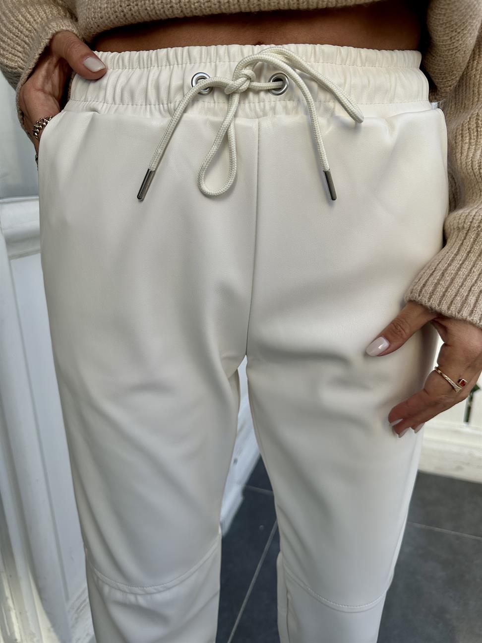 Ekru Dizi Dikişli Bağcıklı ve Beli Lastikli Deri Pantolon