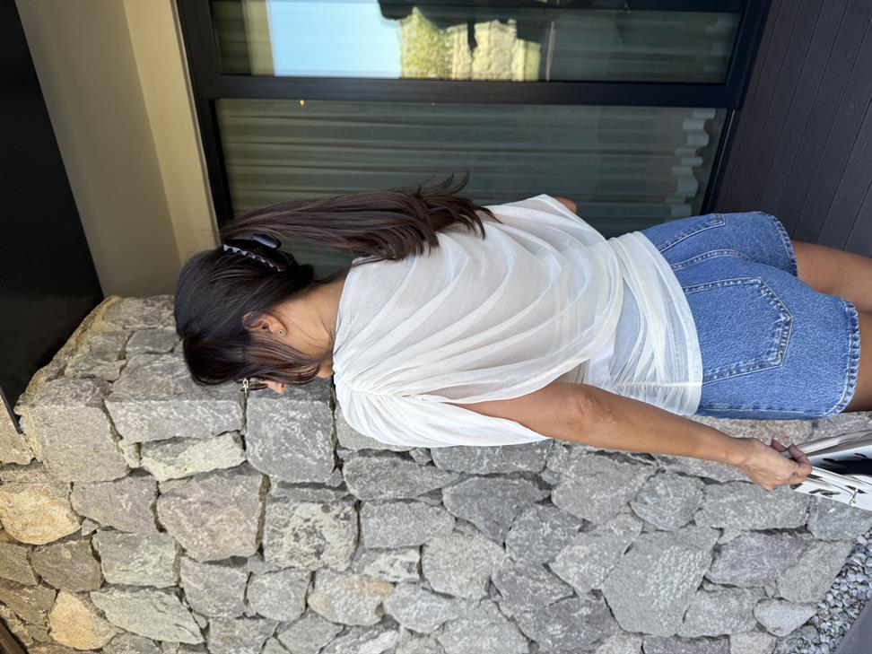 Ekru Dökümlü Bluz