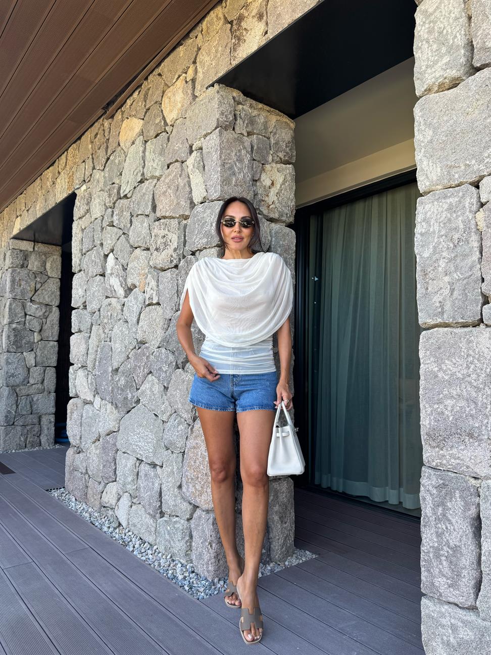 Ekru Dökümlü Bluz